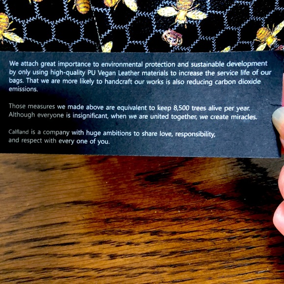 New Calfland “Bee Design”, Women’s crossbody or handle purse. - Picture 6 of 16